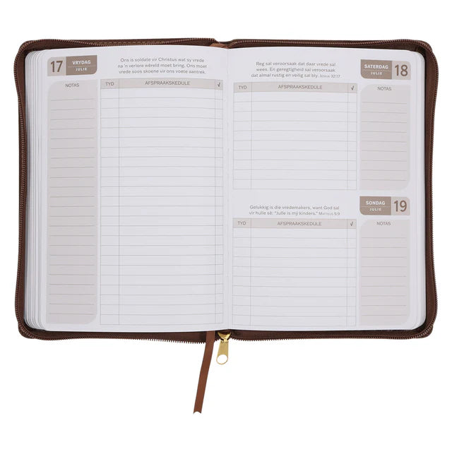 2026 Angus Buchan Dagboek - Dagbeplanner - Staan Vas in Julle Geloof - Kunsleer met Rits